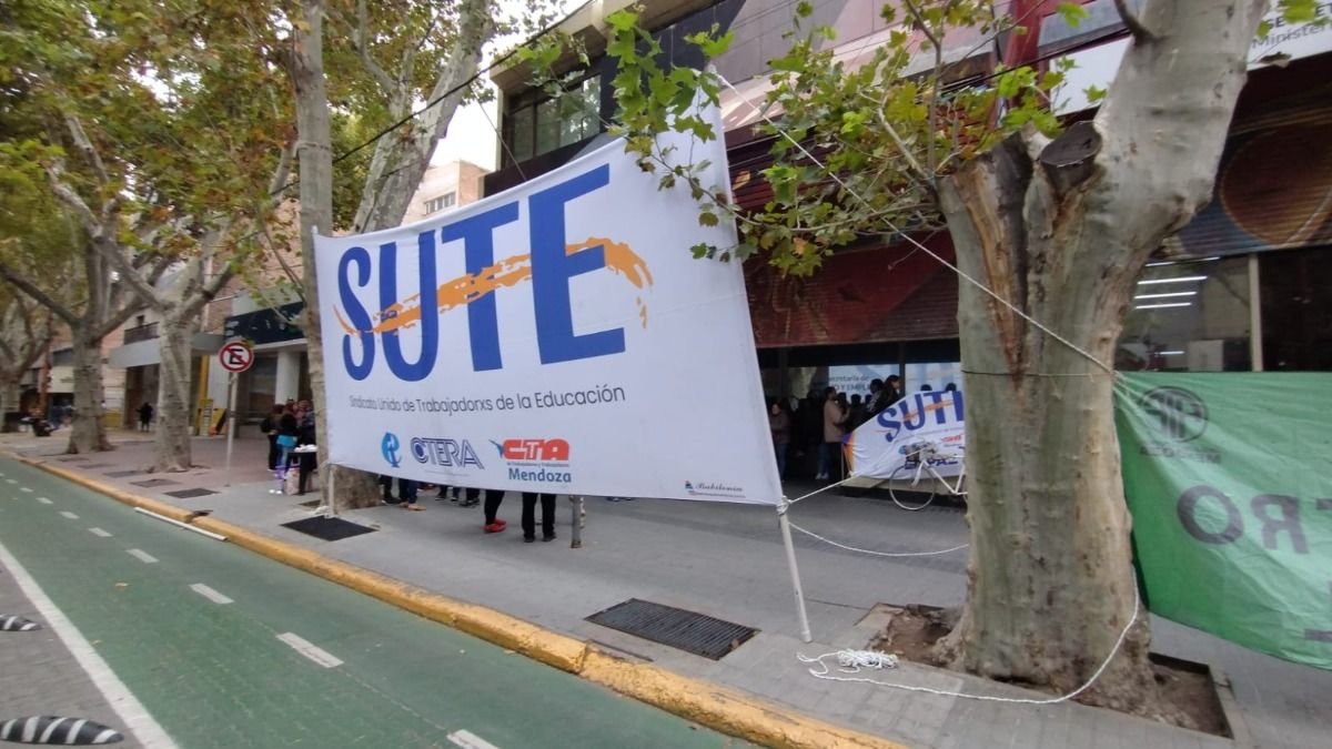 Con el SUTE se reanudaron las paritarias este lunes. Con el SUTE se reanudaron las paritarias este lunes.