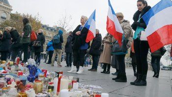 Francia conmemora a los muertos de los atentados del 13 de noviembre
