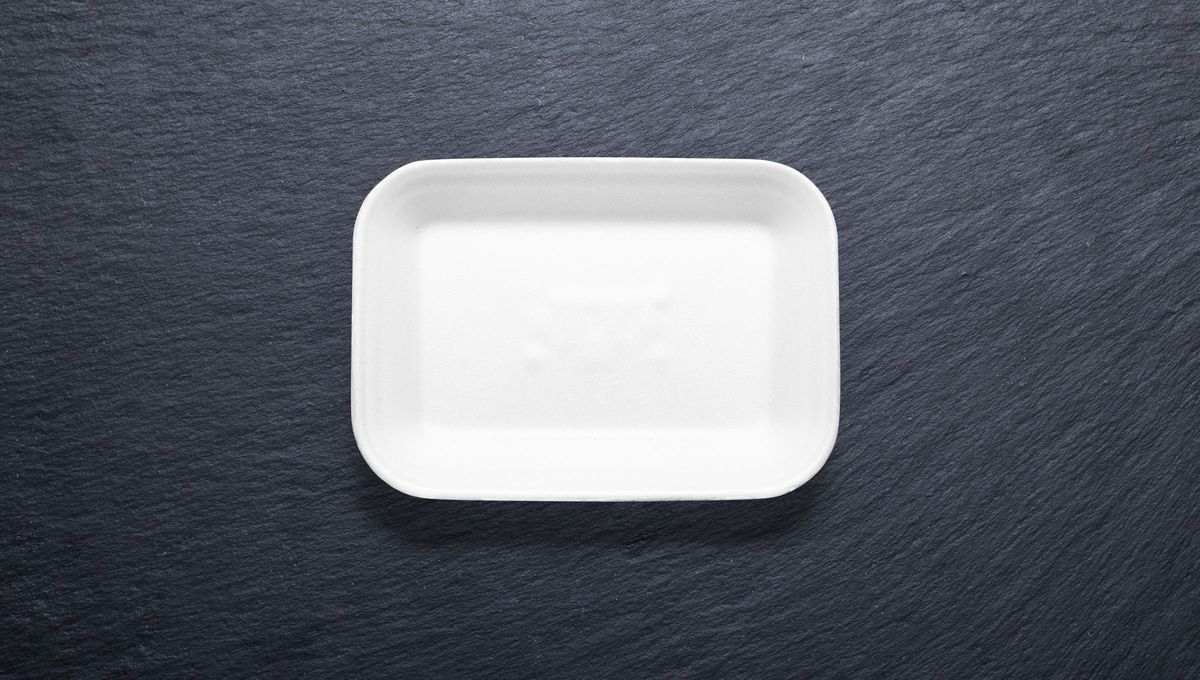 Reutilizar potes de tergopol no solo ayuda al medio ambiente, sino que permite ahorrar dinero en decoraciones de Navidad. Reutilizar potes de tergopol no solo ayuda al medio ambiente, sino que permite ahorrar dinero en decoraciones de Navidad.