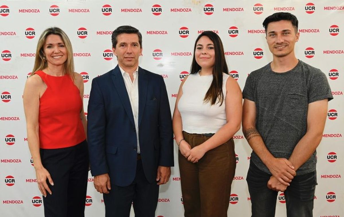 Griselda Petri (vicepresidenta de la UCR); Andrés Lombardi (presidente) y Florencia Lima (presidenta de la Juventud). Griselda Petri (vicepresidenta de la UCR); Andrés Lombardi (presidente) y Florencia Lima (presidenta de la Juventud).
