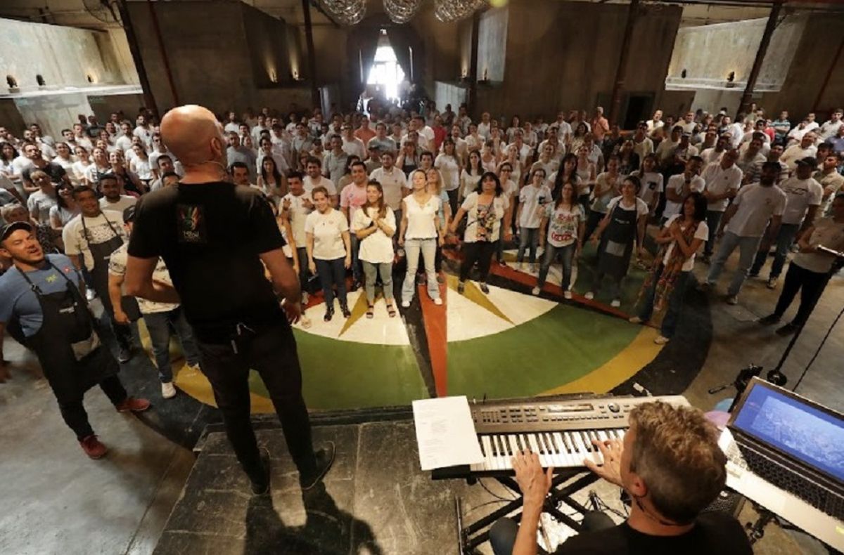 Muestra de arte en bodega Trivento.