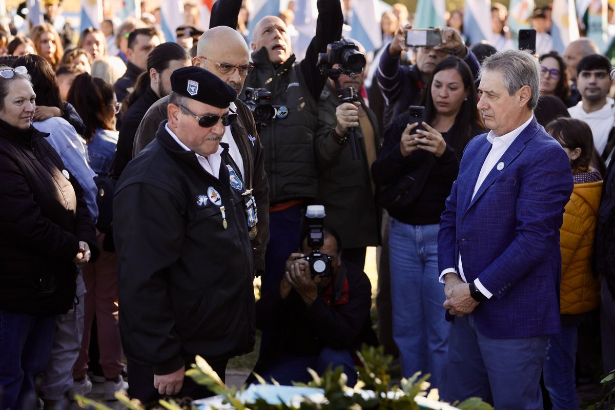 Omar Félix en el acto de homenaje a los combatientes de Malvinas. El intendente se idignó por los diches del Presidente.