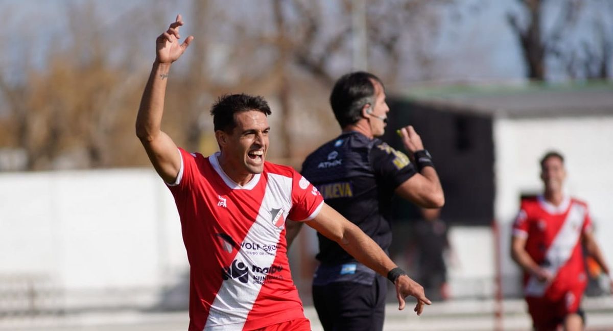 El Memo Montero es clave en el equipo de Luis García. El Memo Montero es clave en el equipo de Luis García.