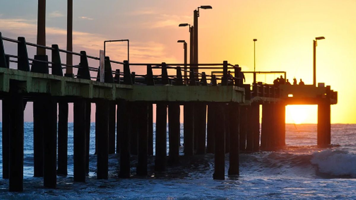 Un clásico, el muelle de Villa Gesell. Un clásico, el muelle de Villa Gesell.