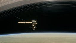 La Sonda Cassini ya está con los anillos en Saturno