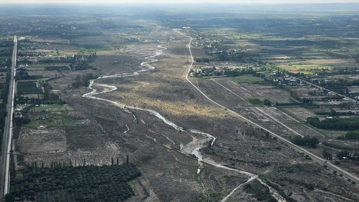 La cuenca del río Diamante es una de las que menos se utilizan para riego de superficies cultivadas y esto podría abrir una ventana para que el recurso hídrico se destine a otras actividades productivas, como la minería. La cuenca del río Diamante es una de las que menos se utilizan para riego de superficies cultivadas y esto podría abrir una ventana para que el recurso hídrico se destine a otras actividades productivas, como la minería.