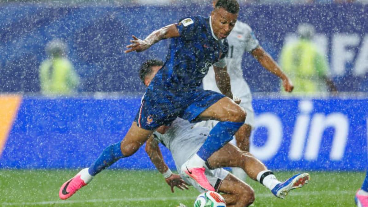 Kylian Mbappé jugó su partido número 100 para Francia y abrió la cuenta ante Irak por la segunda fecha del Mundial 2026 bajo un diluvio.