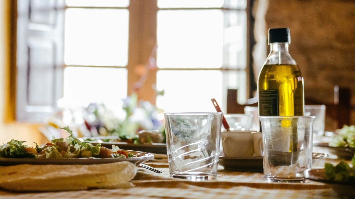 La dieta mediterránea fue elegida como la más amigable del mundo y las firmas argentinas de aceites de oliva son las más premiadas. (Foto: Unsplash)