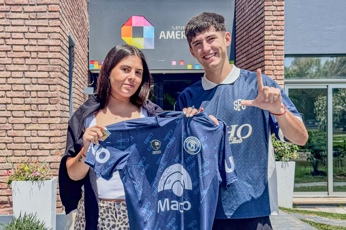 Gast&oacute;n y Rebeca pasaron por Grupo Am&eacute;rica para retirar su premio.