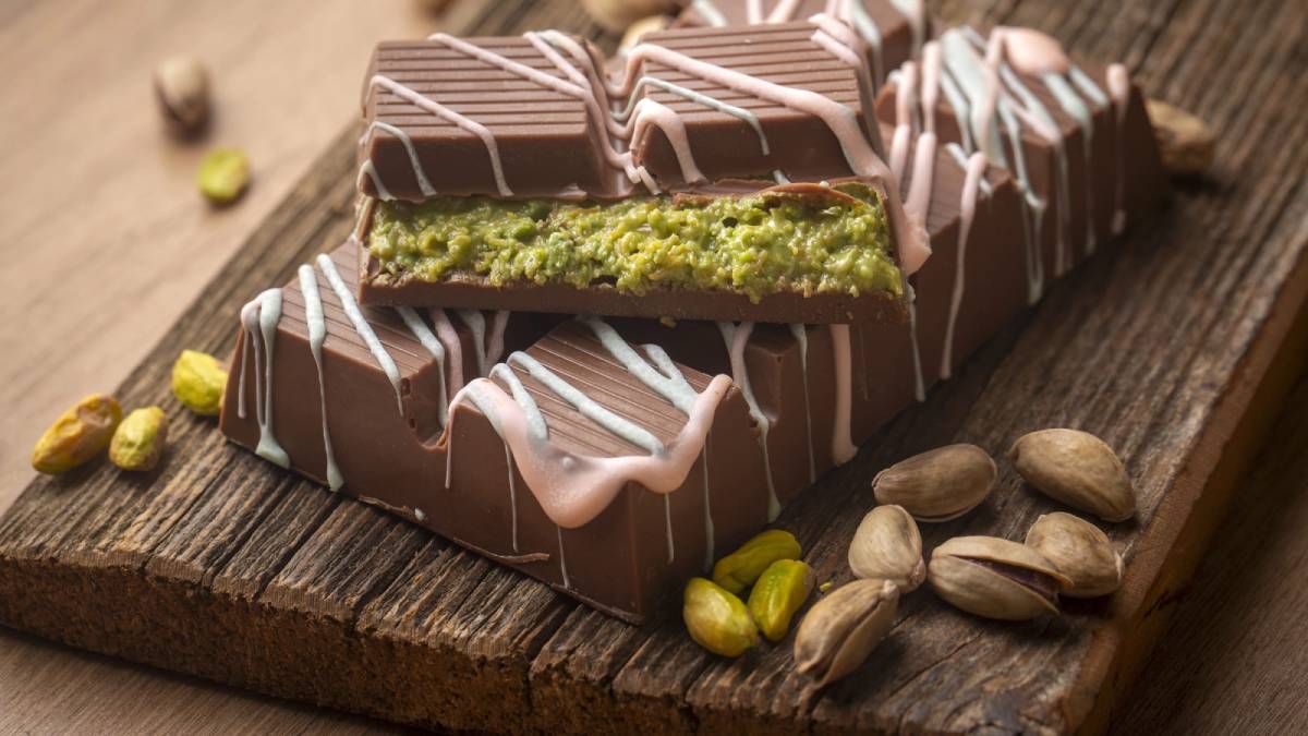 El chocolate Dubai llegó hace un par de años y desde los Emiratos Árabes se expandió en el mundo por su originalidad de incorporar pistacho.