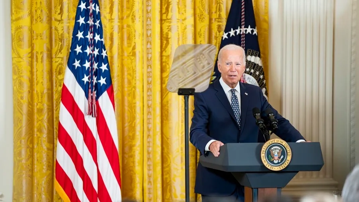 El presidente Joe Biden, habla en  celebración del Mes de la Herencia Hispana en el Salón Este de la Casa Blanca en Washington. Crédito: EFE.