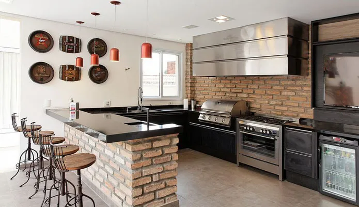 La barra de cocina comienza poco a poco a ser desplazada. La barra de cocina comienza poco a poco a ser desplazada.