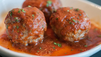 Le llevó albóndigas con droga a un familiar preso en una comisaría y lo atraparon Le llevó albóndigas con droga a un familiar preso en una comisaría y lo atraparon