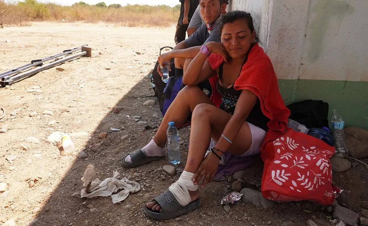 Migrantes descansan durante una caravana que va hacia la frontera norte de Santo Domingo, Oaxaca en México. Crédito: EFE/ Jesús Méndez. Migrantes descansan durante una caravana que va hacia la frontera norte de Santo Domingo, Oaxaca en México. Crédito: EFE/ Jesús Méndez.