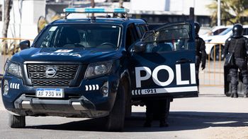 Dos delincuentes se robaron una camioneta de la Policía en Guaymallén Dos delincuentes se robaron una camioneta de la Policía en Guaymallén