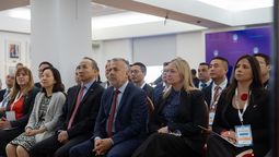 El gobernador y su vice, Hebe Casado, invitaron a la comitiva china a un seminario para mostrar las potencialidades de inversión de Mendoza.&nbsp;