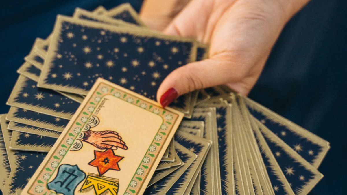 TAROT: descubre sus predicciones para hoy sábado 5 de abril de 2025