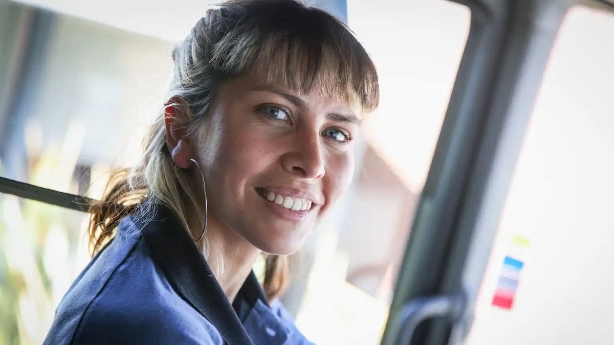 Romina nació en el sur y hoy vive en Mendoza. Siempre quiso mudarse a un lugar más cálido. No sabía exactamente adónde, pero sí tenía claro que necesitaba reinventarse. Romina nació en el sur y hoy vive en Mendoza. Siempre quiso mudarse a un lugar más cálido. No sabía exactamente adónde, pero sí tenía claro que necesitaba reinventarse.