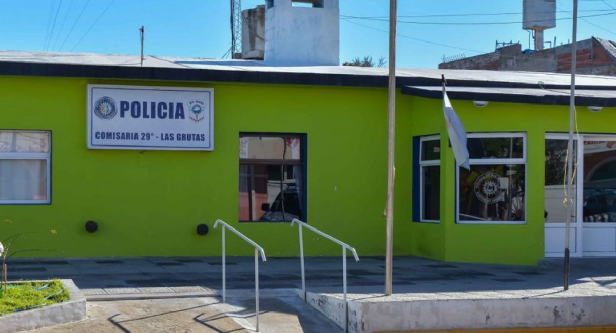 Un bebé de siete meses fue llevado a un hospital por presentar golpès en la cara, en el cuerpo y una fractura y los padres fueron detenidos Un bebé de siete meses fue llevado a un hospital por presentar golpès en la cara, en el cuerpo y una fractura y los padres fueron detenidos