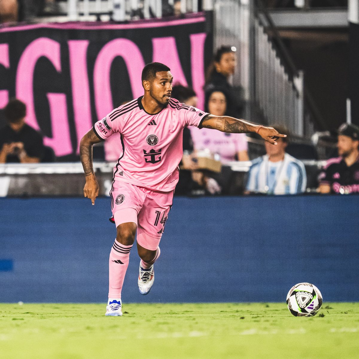 Héctor David Martínez debutó en el Inter Miami que sin Lionel Messi sumó otra victoria. Héctor David Martínez debutó en el Inter Miami que sin Lionel Messi sumó otra victoria.