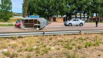 Dos hombres están graves luego de volcar en una camioneta que trasladaba caballos