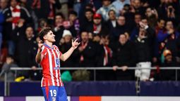 El Metropolitano a sus pies. Jualián Álvarez aportó los dos goles que dieron vuelta el partido y el triunfo al Atlético de Madrid sobre el Bayer Leverkusen.