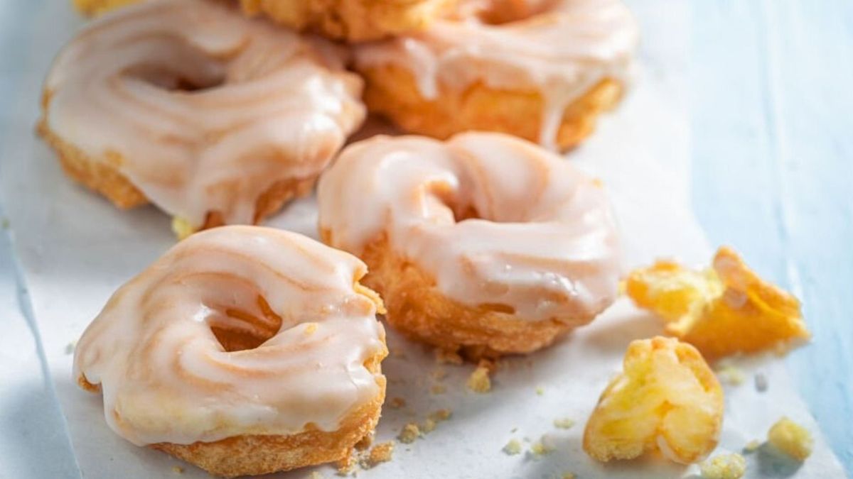 La receta de rosquetes glaseados lleva pocos ingredientes y recuerda a la infancia. Foto: iStock. La receta de rosquetes glaseados lleva pocos ingredientes y recuerda a la infancia. Foto: iStock.