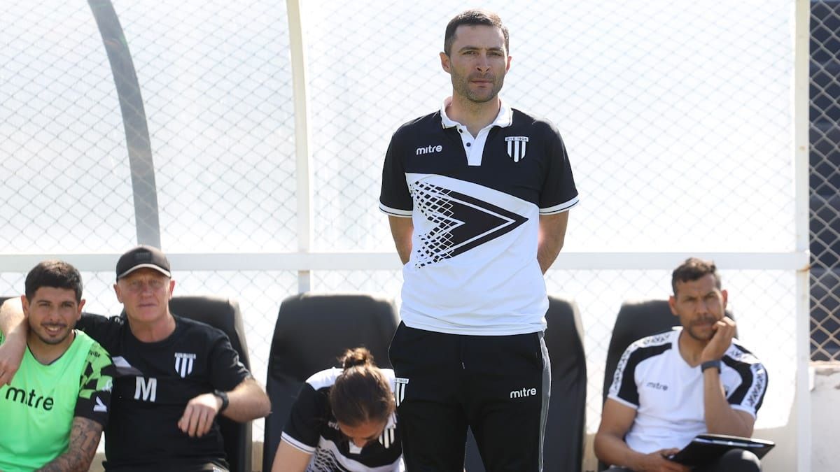 Joaquín Sastre se refirió a su continuidad en el Lobo. Joaquín Sastre se refirió a su continuidad en el Lobo.