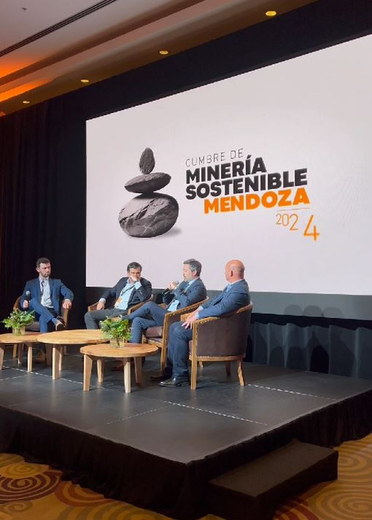 El rol de los bancos en el financiamiento de la actividad minera fue abordado por expertos de entidades crediticias. El rol de los bancos en el financiamiento de la actividad minera fue abordado por expertos de entidades crediticias.