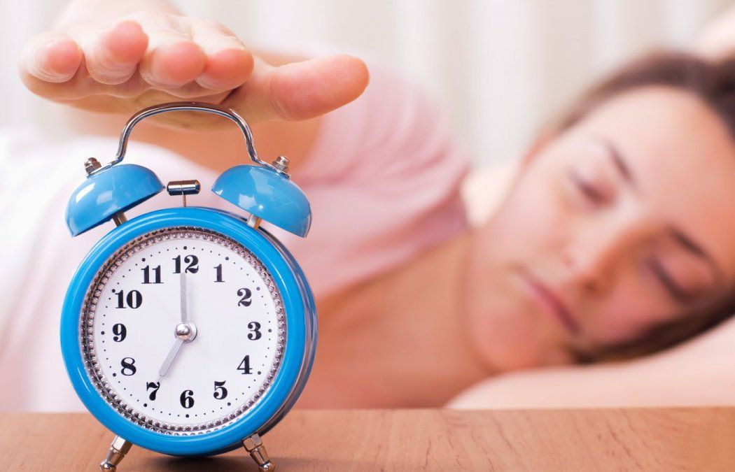 Por qué es malo retrasar varias veces la alarma del despertador