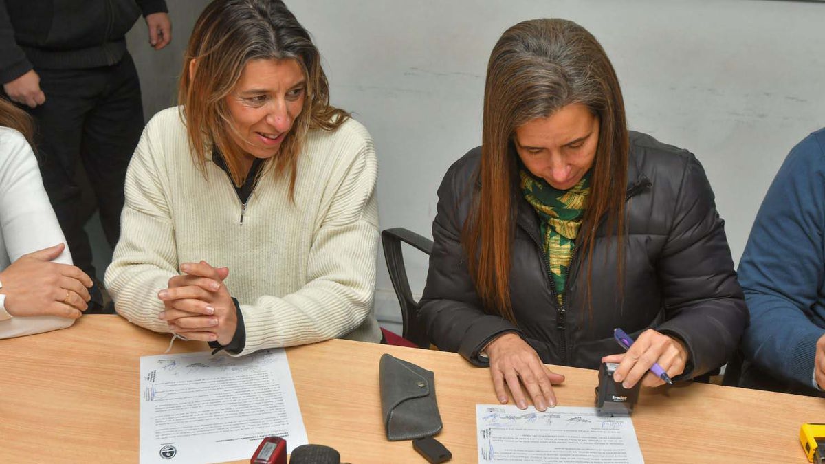 Este jueves hubo acuerdo en la reunión paritaria del Gobierno con los empleados de Contaduría General de la Provincia. Este jueves hubo acuerdo en la reunión paritaria del Gobierno con los empleados de Contaduría General de la Provincia.