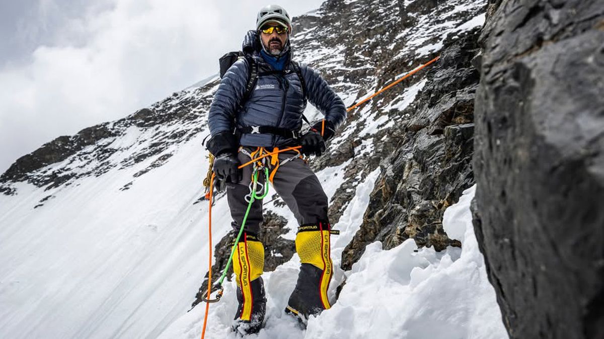 Javier Cacho Beiza ascendió por tercera vez a la cima del Everest. 