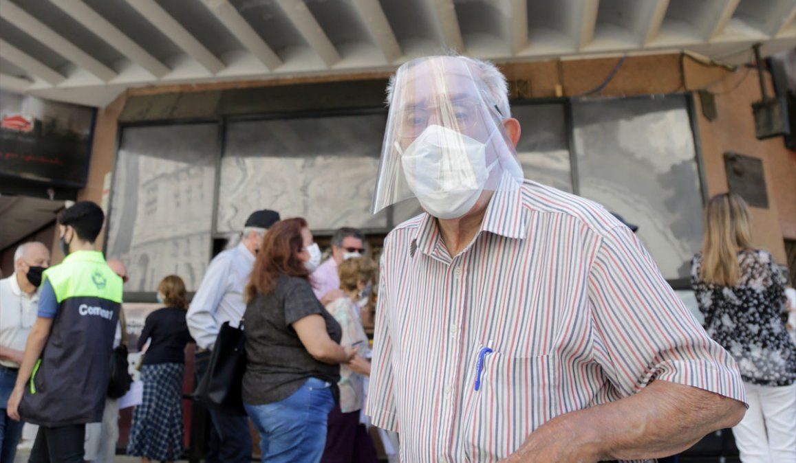 Vacunación en Mendoza: piden que este fin de semana asistan sólo los mayores de 80 años