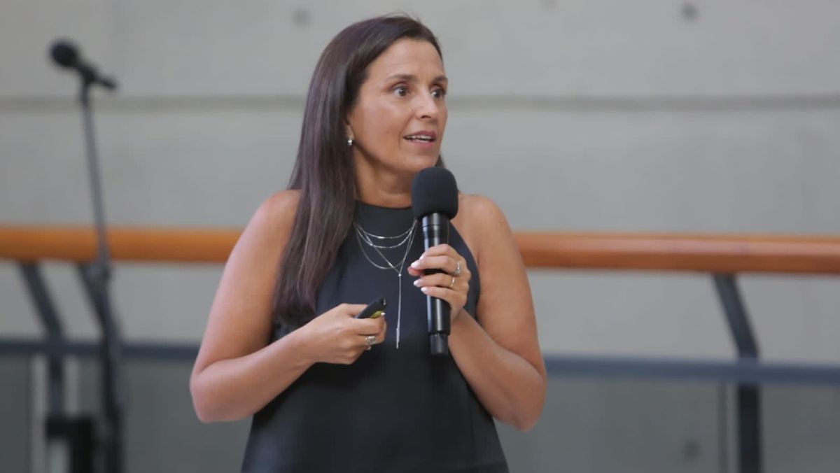 La subsecretaria de Planeamiento Educativo, Silvina del Pópolo, explicó cómo será el nuevo censo de fluidez lectora. La subsecretaria de Planeamiento Educativo, Silvina del Pópolo, explicó cómo será el nuevo censo de fluidez lectora.