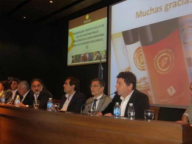 Se presentó en San Juan el proyecto que impulsa utilizar jugos naturales para endulzar vinos