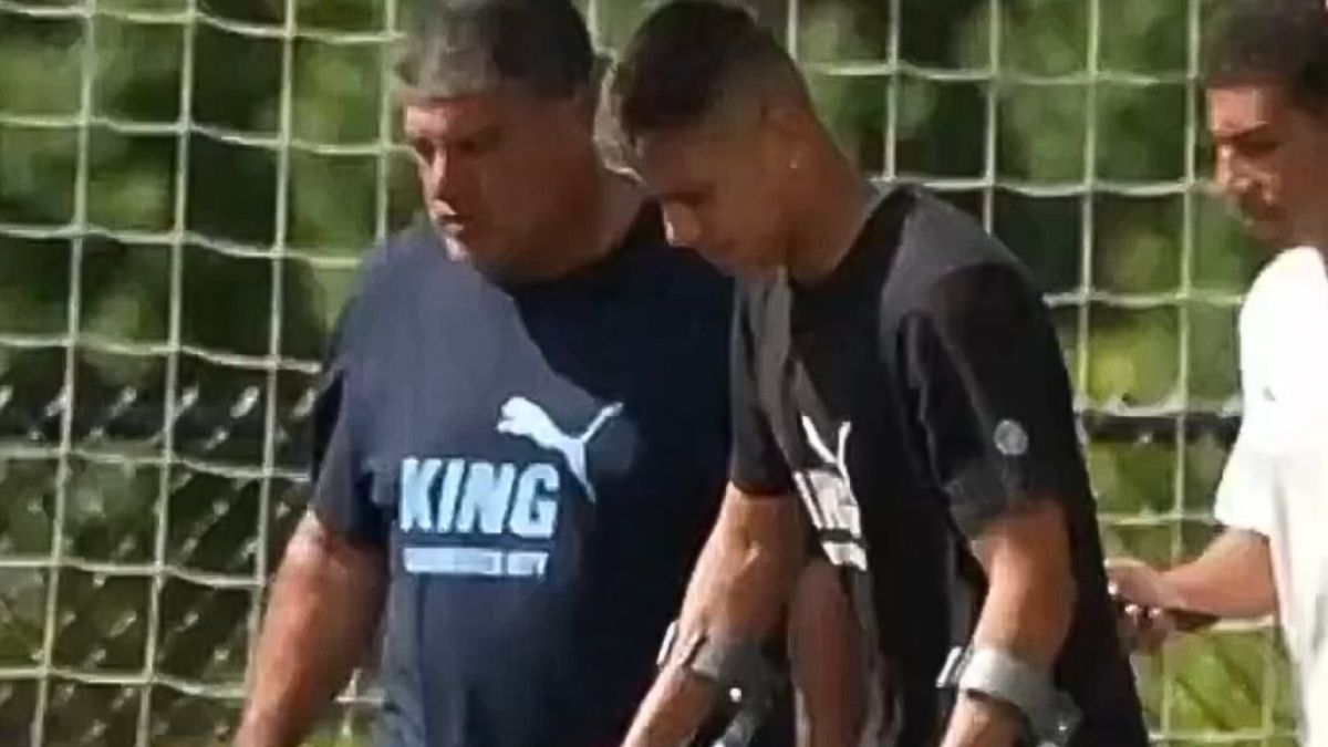 El Diablito Echeverri generó preocupación en el entrenamiento del Manchester City. 