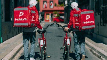 La empresa de envíos a domicilio, Pedidos Ya, reducirá sus comisiones hasta mediados de año.