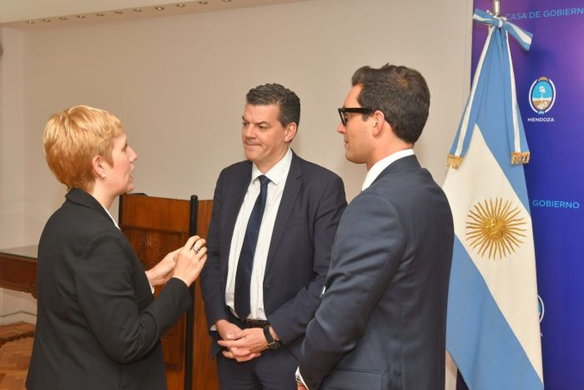 El encuentro realizado por la Bolsa de Valores de Toronto en la provincia, posicionó a Mendoza como una ciudad estratégica para el desarrollo de proyectos e inversiones mineras El encuentro realizado por la Bolsa de Valores de Toronto en la provincia, posicionó a Mendoza como una ciudad estratégica para el desarrollo de proyectos e inversiones mineras