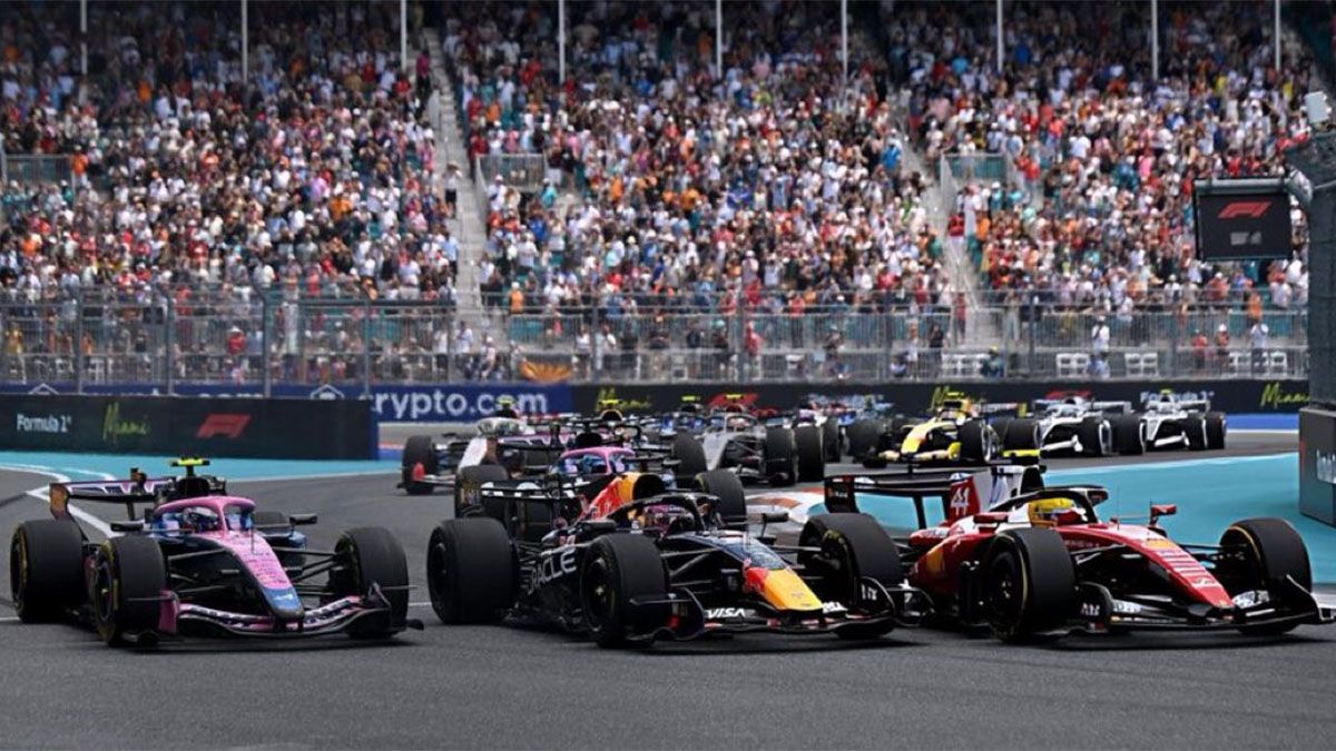 Colapinto, Verstappen y Hamilton al palo por palo en el GP de Miami, donde se introdujeron medias de emergencia por parte de la FIA. Colapinto, Verstappen y Hamilton al palo por palo en el GP de Miami, donde se introdujeron medias de emergencia por parte de la FIA.