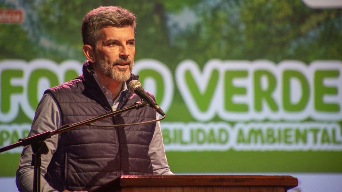 Ulpinao Suarez, intendente de la Ciudad de Mendoza. Ulpinao Suarez, intendente de la Ciudad de Mendoza.