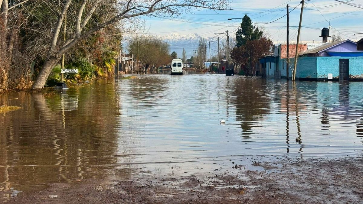Las lluvias afectaron Guaymallén de forma considerable tras la tormenta de Santa Rosa. 