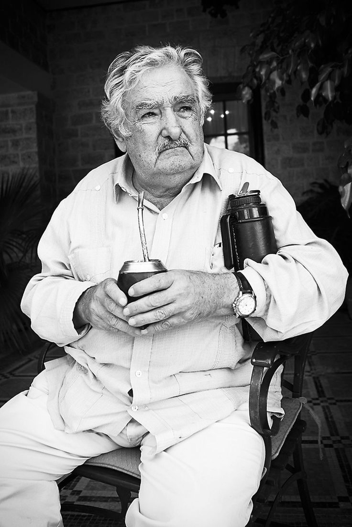 Mujica fue dueño de un gran carisma, muy respetado por propios y extraños. Mujica fue dueño de un gran carisma, muy respetado por propios y extraños.