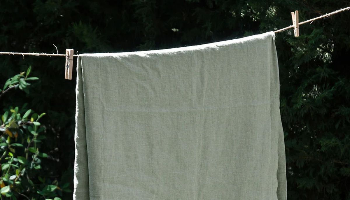 Utiliza perfume cuando las sábanas ya están húmedas y tendidas. Utiliza perfume cuando las sábanas ya están húmedas y tendidas.