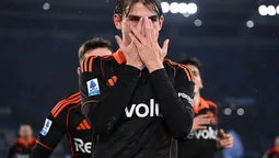 Paz la rompe en Italia.