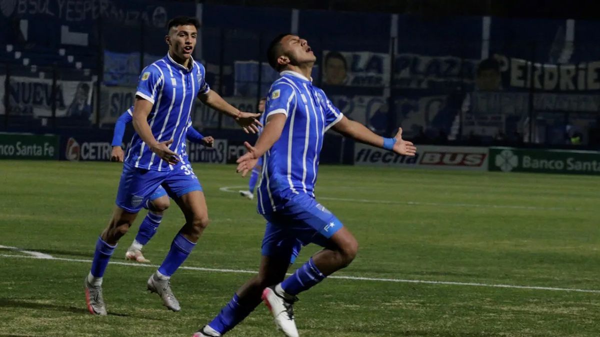 Bruno Leyes en el día de su debut ante Central. Su estreno fue en el Feliciano Gambarte y marcó un gol. Bruno Leyes en el día de su debut ante Central. Su estreno fue en el Feliciano Gambarte y marcó un gol.