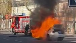 Un auto se incendió en Luján de Cuyo.