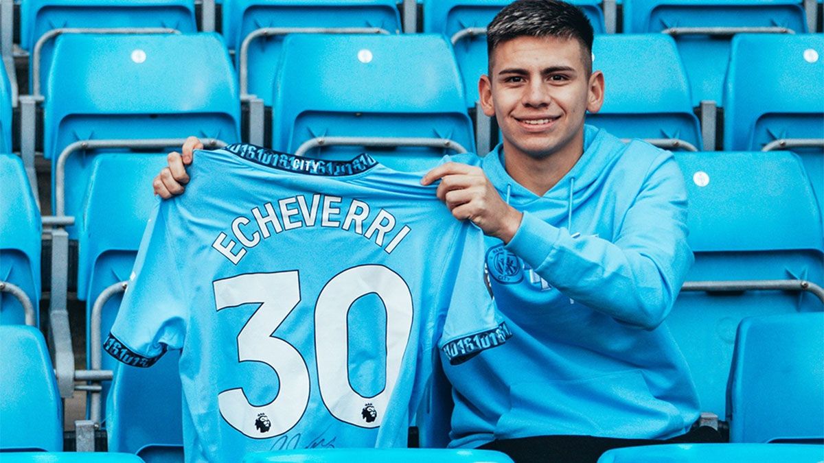 Claudio Echeverri fue presentado como el nuevo refuerzo del Manchester City.