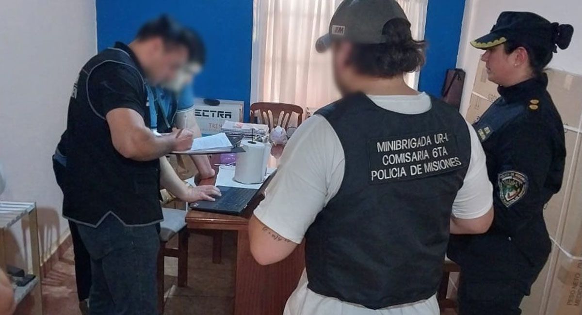 Conmoción: un preceptor fue detenido por acosar a dos alumnas en las redes sociales