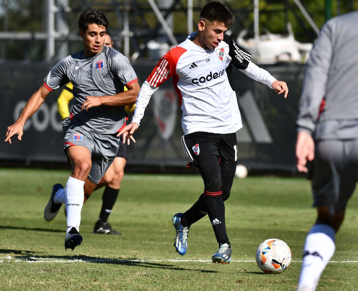 River se midió con Tigre y Martín Demichelis probó tres equipos diferentes. River se midió con Tigre y Martín Demichelis probó tres equipos diferentes.