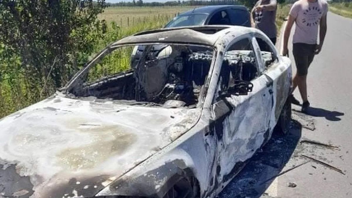 El automóvil BMW de Lucas Escalante fue encontrado incendiado en una ruta provincial de La Plata